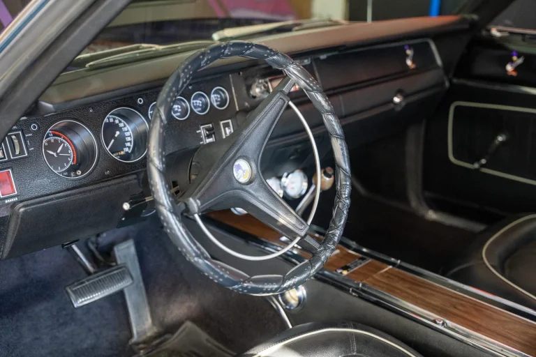 Vehicle image 201