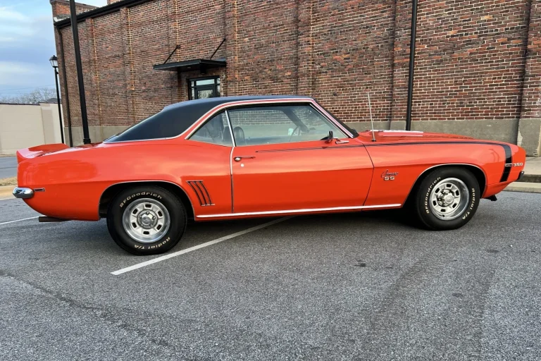 Vehicle image 35